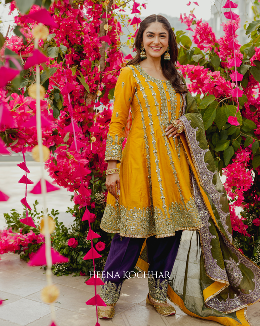 Mrunal Thakur in Hikmat