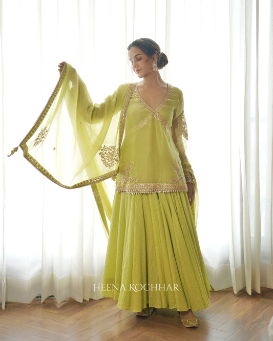 Jasmine Bhasin in Gulafroz
