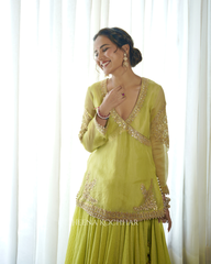 Jasmine Bhasin in Gulafroz