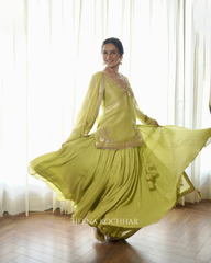 Jasmine Bhasin in Gulafroz