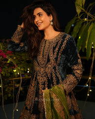 KARISHMA TANNA IN DAYIMAH