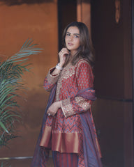 Jasmine Bhasin in Gulshehnaz