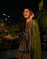 KARISHMA TANNA IN DAYIMAH