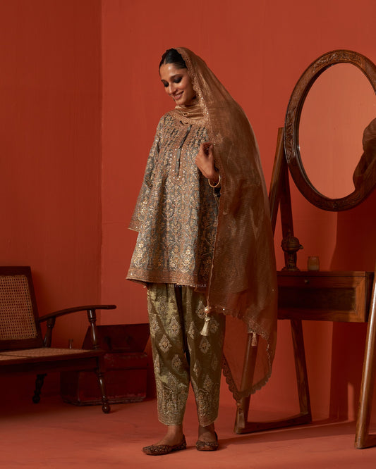 SONA CHANDI INJILA
