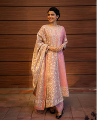 NIMRAT KHAIRA IN AZBANA