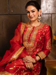 AKRITI KAKKAR IN IFRAAH