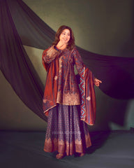 Hina Khan in Gulmiza