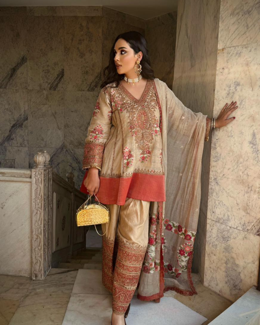 NEHA SINGH IN DAHLIA