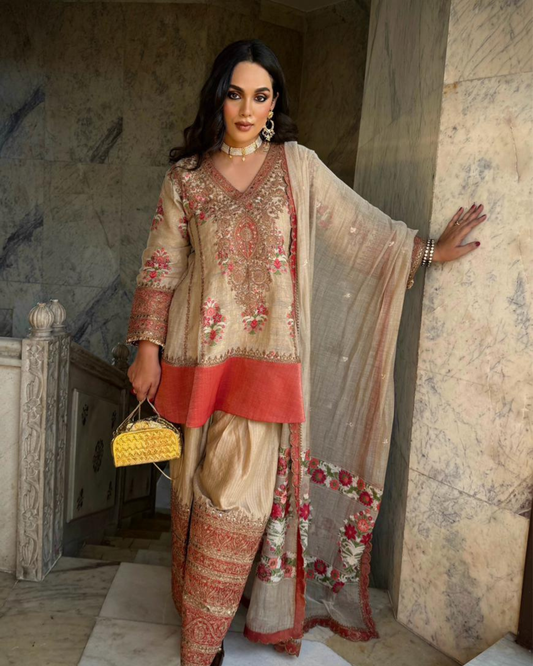 NEHA SINGH IN DAHLIA