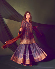 Hina Khan in Gulmiza