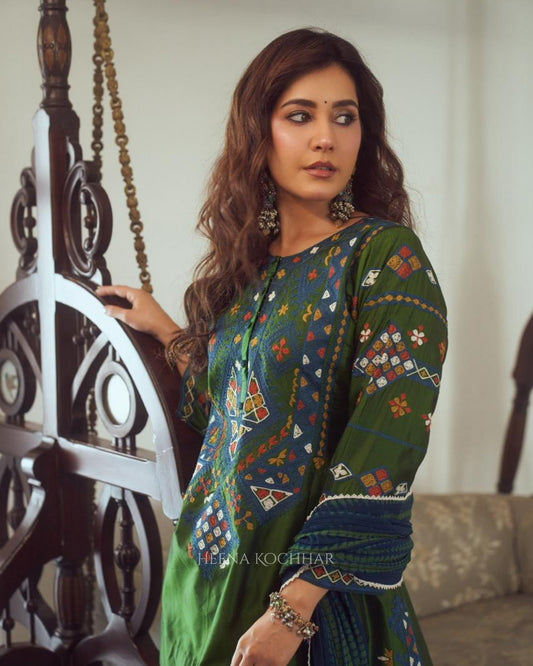 Raashi Khanna in Custom HK