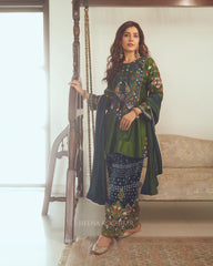 Raashi Khanna in Custom HK