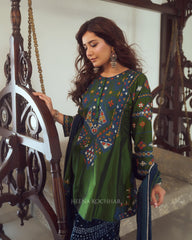 Raashi Khanna in Custom HK