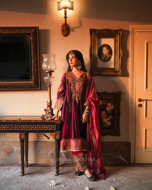 Sonal Chauhan in DILMIRAH