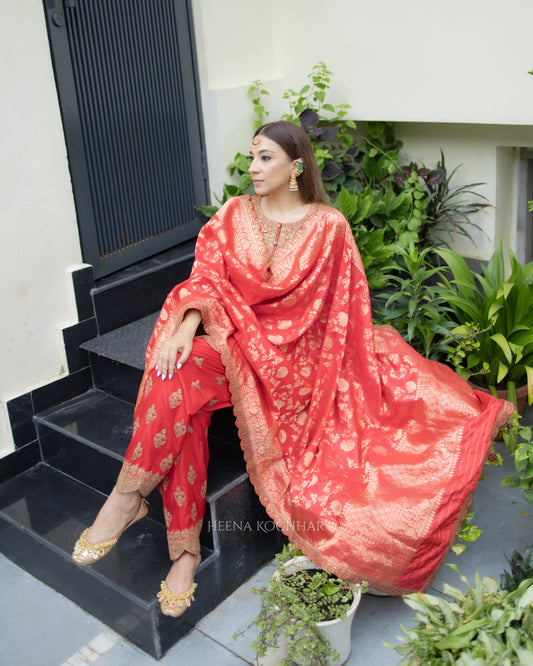 Pariza in Custom HK
