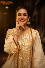 Akriti Kakkar in custom HK