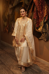 Akriti Kakkar in custom HK