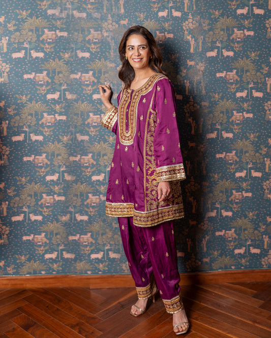 MONA SINGH IN CUSTOM DILMEHBOOB